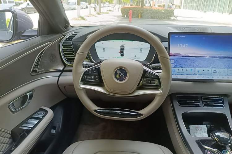 Used BYD Han 2024 EV Glory Edition 610 km All-Wheel Drive "Tian Shen Zhi Jia" Intelligent Driving Model Steering Wheel