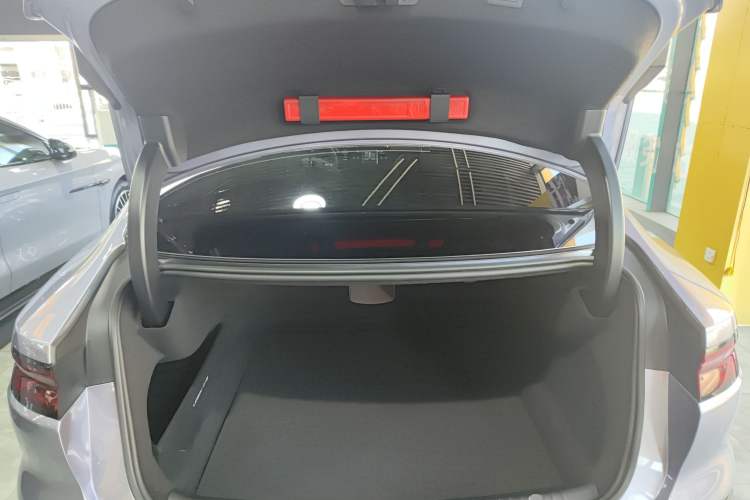 Used BYD Han 2024 EV Glory Edition 715KM Front-Wheel-Drive Flagship Model Trunk