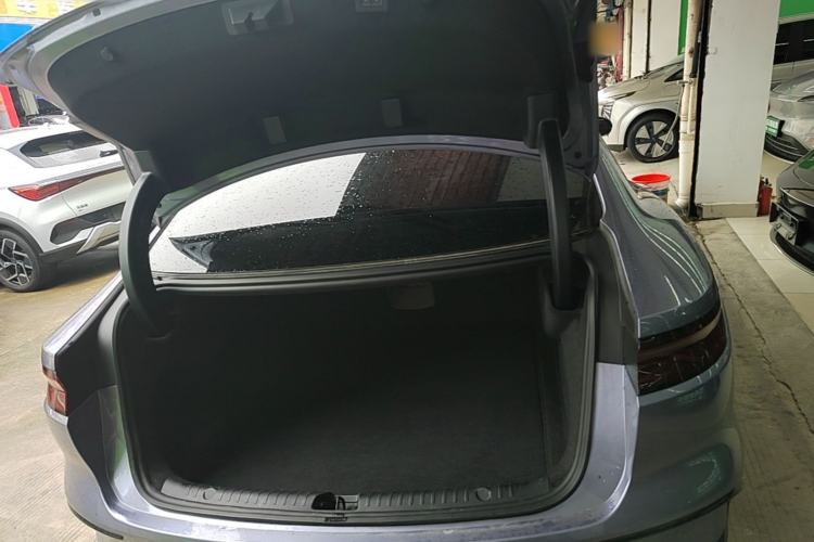 Used BYD Han 2024 EV Glory Edition 605KM Front-Wheel-Drive Premium Model Trunk