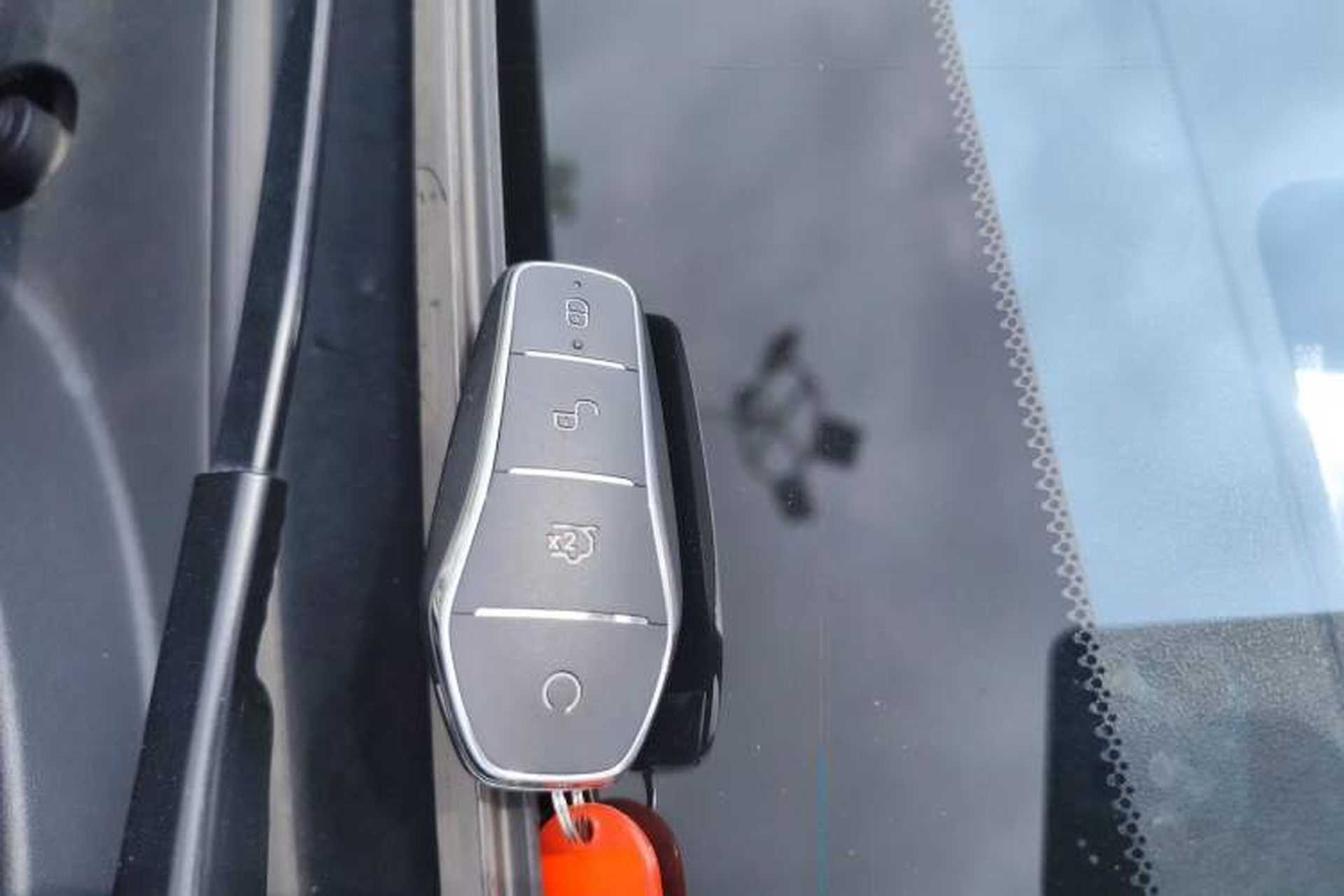 Used BYD Han 2024 EV Glory Edition 610 km All-Wheel Drive "Tian Shen Zhi Jia" Intelligent Driving Model Vehicle Key