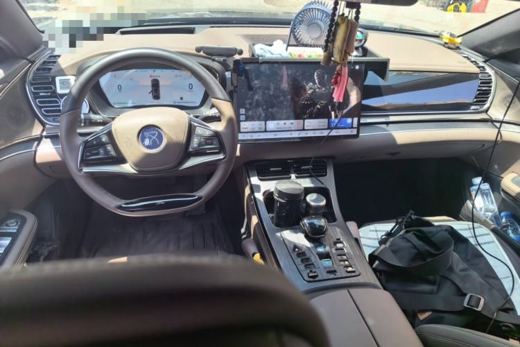 Used BYD Han 2024 DM-i Glory Edition 121KM Premium Model Center Console