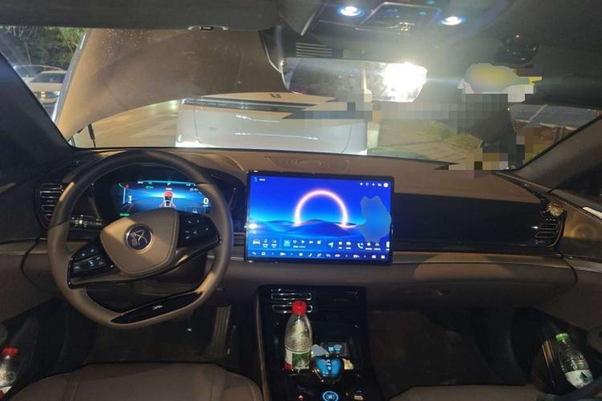 Used BYD Han 2024 EV Glory Edition 506KM Front-Wheel-Drive Premium Model Center Console
