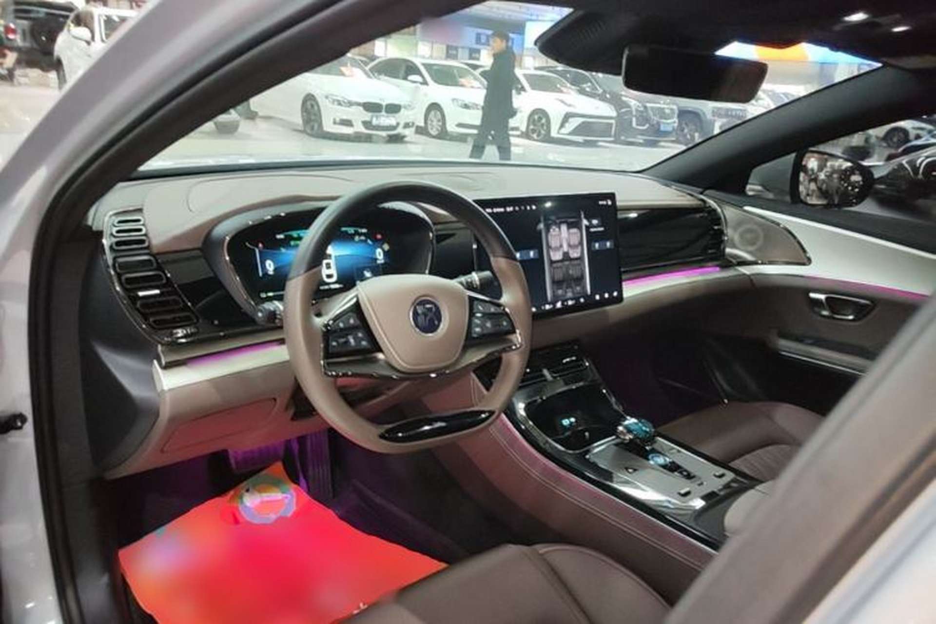 Used BYD Han 2024 DM-i Glory Edition 121KM Prestige Model Center Console