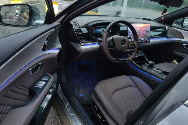 Used BYD Han 2024 DM-i Glory Edition 121KM Elite Model Driver Seat