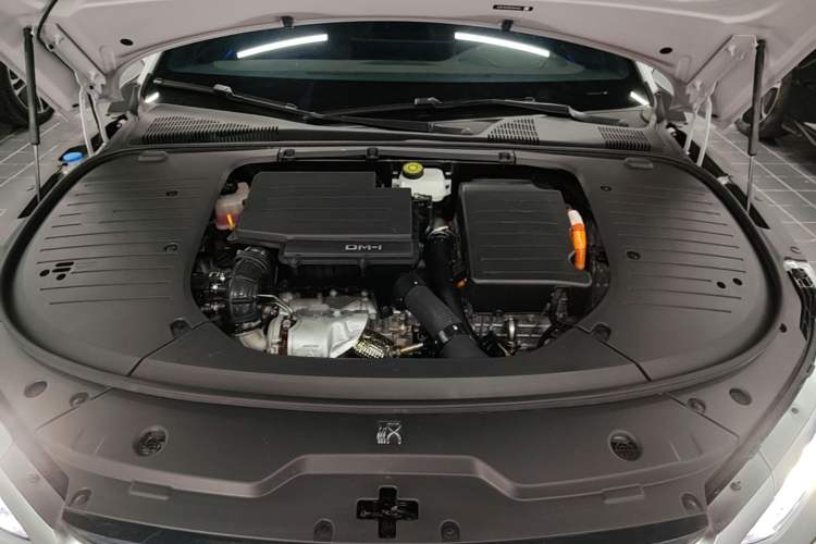 Used BYD Han 2024 DM-i Glory Edition 121KM Prestige Model Engine Bay