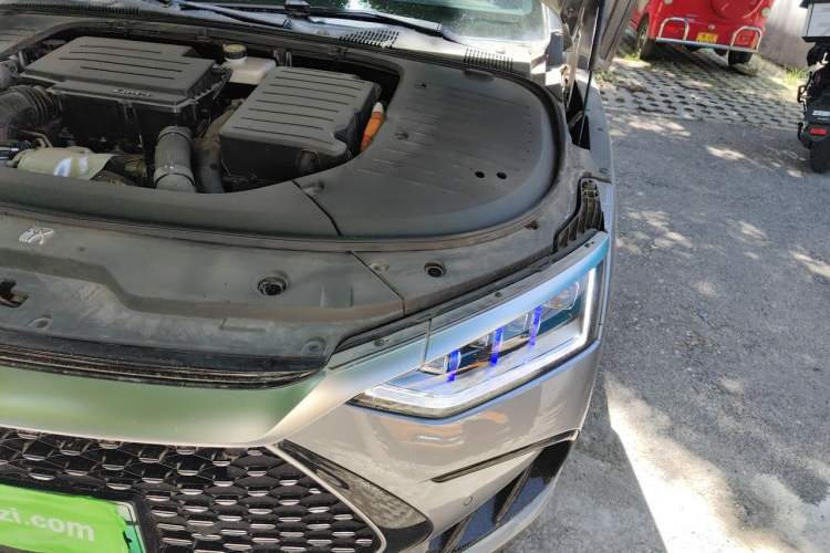 Used BYD Han 2024 DM-i Glory Edition 121KM Prestige Model Engine Bay Left