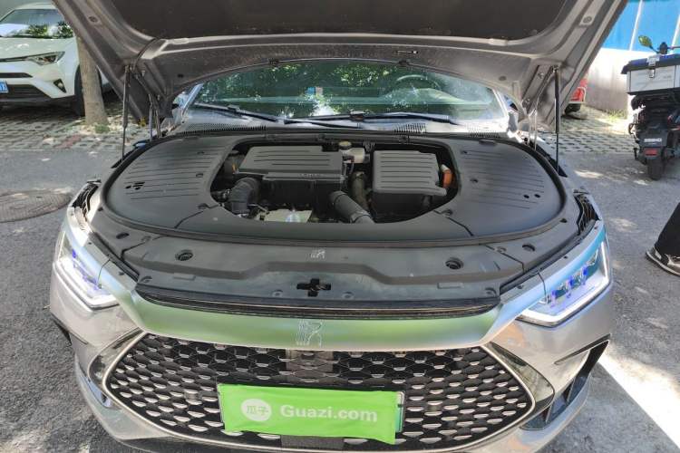 Used BYD Han 2024 DM-i Glory Edition 121KM Prestige Model Engine Bay