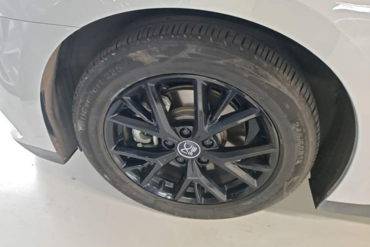 Used BYD Han 2024 DM-i Glory Edition 121KM Elite Model Exterior 4