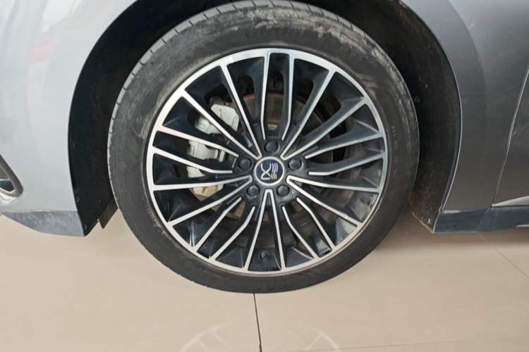 Used BYD Han 2024 DM-i Glory Edition 121KM Premium Model Exterior 4