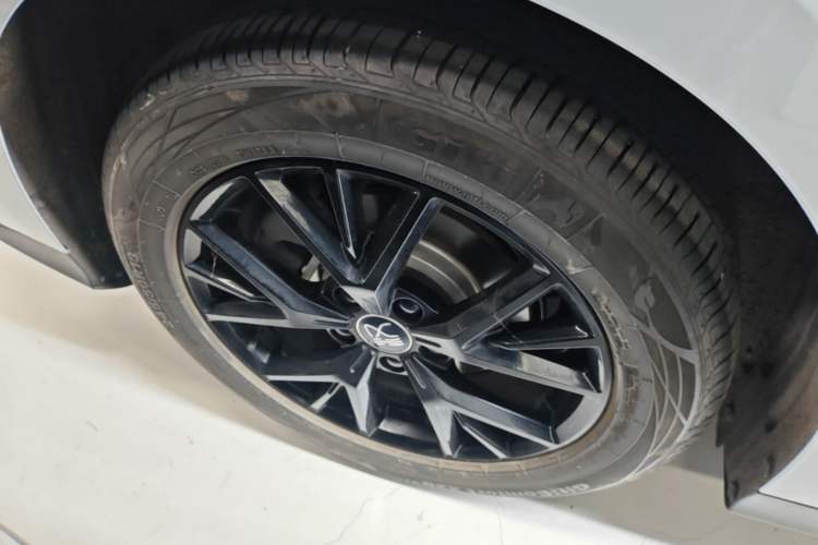 Used BYD Han 2024 DM-i Glory Edition 121KM Elite Model Exterior 5