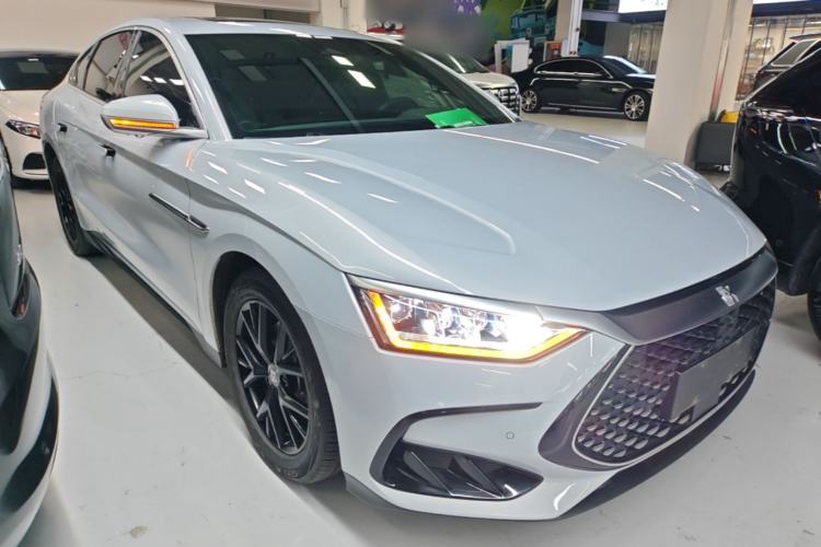 Used BYD Han 2024 DM-i Glory Edition 121KM Elite Model Front Right 45 Deg