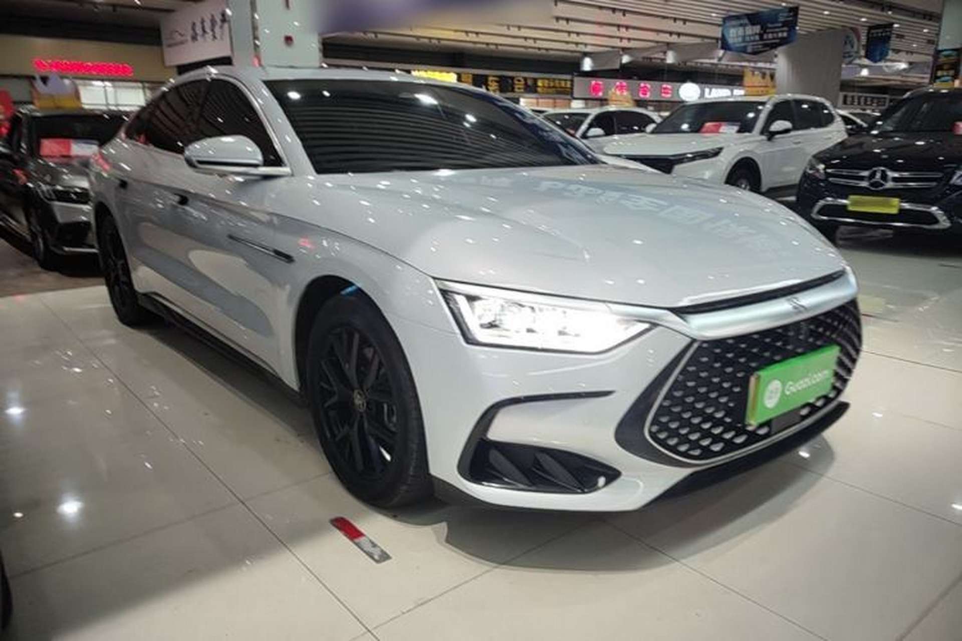 Used BYD Han 2024 DM-i Glory Edition 121KM Prestige Model Front Right 45 Deg