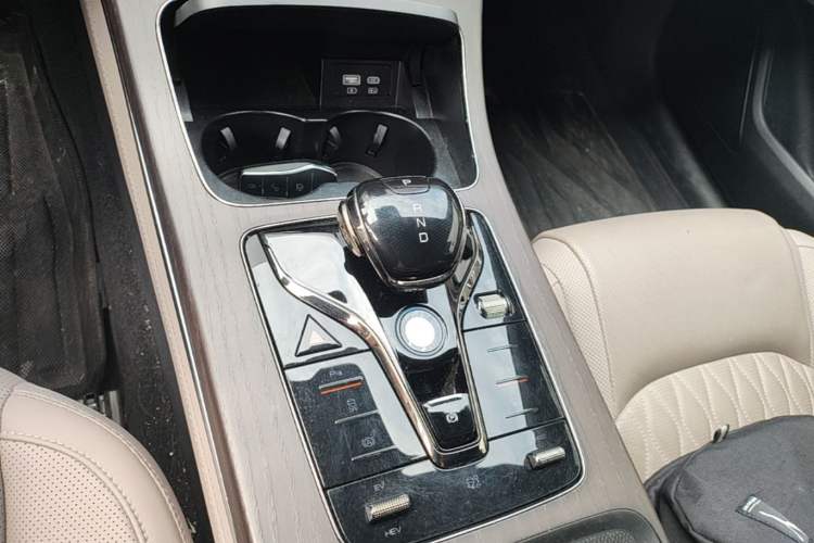 Used BYD Han 2024 DM-i Glory Edition 121KM Premium Model Gear Lever