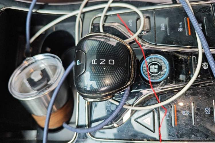 Used BYD Han 2024 DM-i Glory Edition 121KM Prestige Model Gear Lever