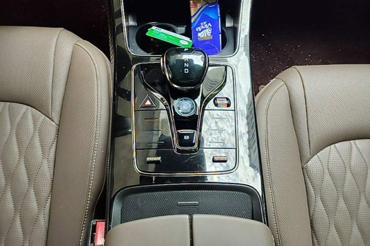 Used BYD Han 2024 EV Glory Edition 506KM Front-Wheel-Drive Premium Model Gear Lever