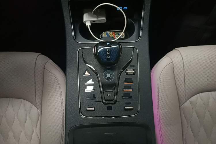 Used BYD Han 2024 EV Glory Edition 605KM Front-Wheel-Drive Premium Model Gear Lever