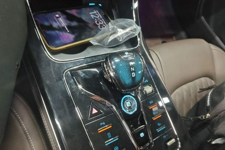 Used BYD Han 2024 EV Glory Edition 605KM Front-Wheel-Drive Premium Model Gear Lever