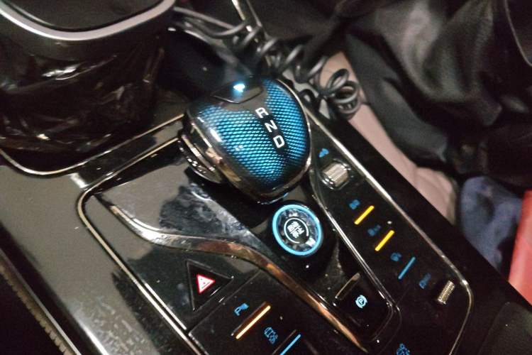 Used BYD Han 2024 EV Glory Edition 605KM Front-Wheel-Drive Premium Model Gear Lever