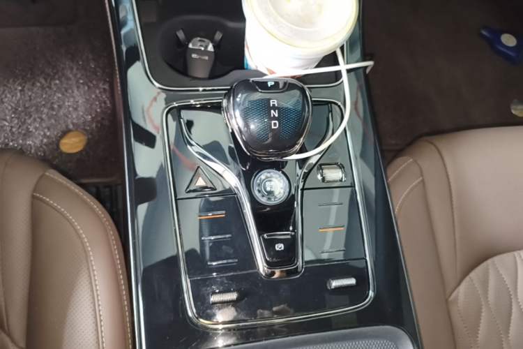 Used BYD Han 2024 DM-i Glory Edition 121KM Prestige Model Gear Lever