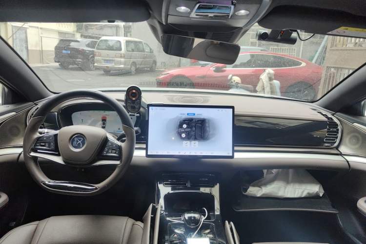 Used BYD Han 2024 DM-i Glory Edition 121KM Prestige Model Headliner