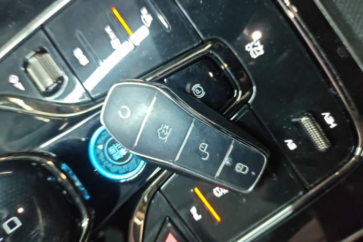 Used BYD Han 2024 DM-i Glory Edition 121KM Elite Model Interior 1
