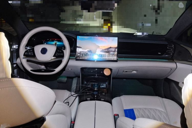 Used BYD Han 2024 EV Glory Edition 605KM Front-Wheel-Drive Premium Model Interior 2