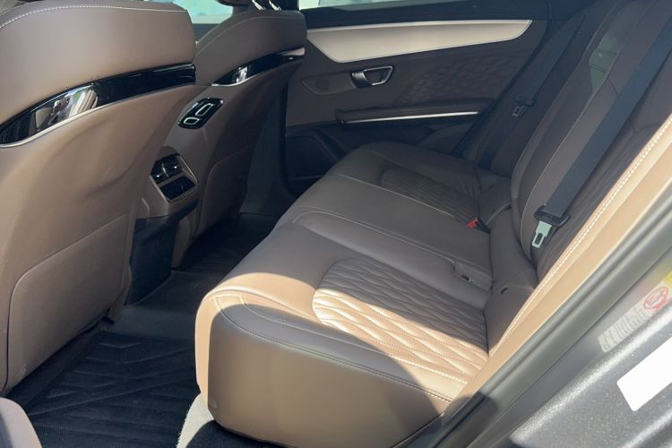 Used BYD Han 2024 EV Glory Edition 506KM Front-Wheel-Drive Premium Model Interior 2