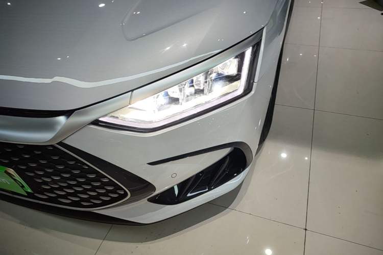 Used BYD Han 2024 DM-i Glory Edition 121KM Prestige Model Left Front Headlight