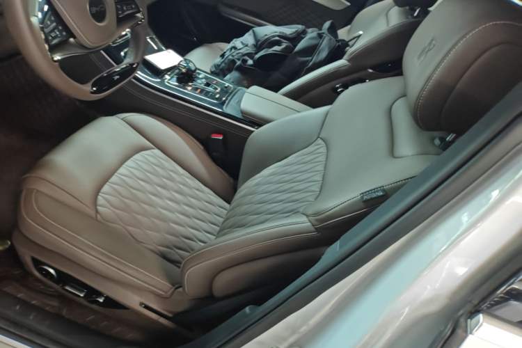 Used BYD Han 2024 DM-i Glory Edition 121KM Elite Model Left Front Seat