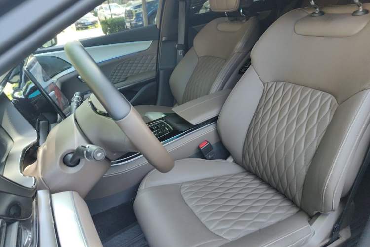 Used BYD Han 2024 DM-i Glory Edition 121KM Prestige Model Left Front Seat