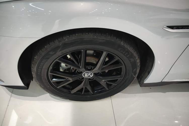Used BYD Han 2024 DM-i Glory Edition 121KM Prestige Model Left Front Wheel Hub
