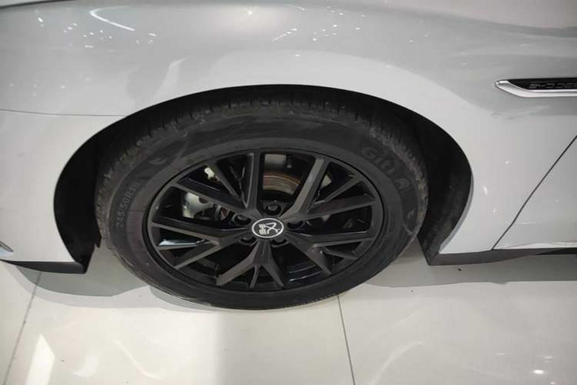 Used BYD Han 2024 DM-i Glory Edition 121KM Prestige Model Left Front Wheel Hub