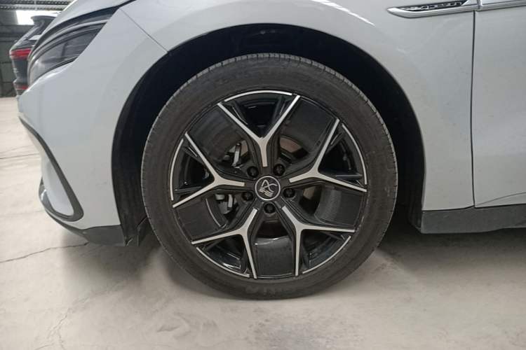 Used BYD Han 2024 EV Glory Edition 605KM Front-Wheel-Drive Premium Model Left Front Wheel Hub