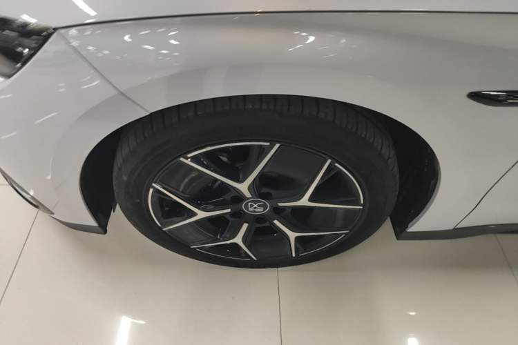 Used BYD Han 2024 EV Glory Edition 605KM Front-Wheel-Drive Premium Model Left Front Wheel Hub