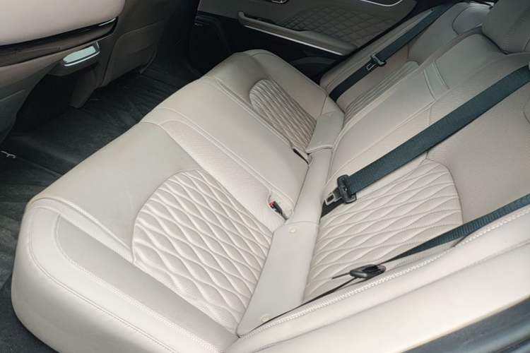 Used BYD Han 2024 DM-i Glory Edition 121KM Premium Model Left Rear Seat