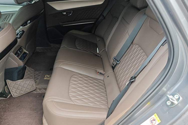 Used BYD Han 2024 DM-i Glory Edition 121KM Prestige Model Left Rear Seat