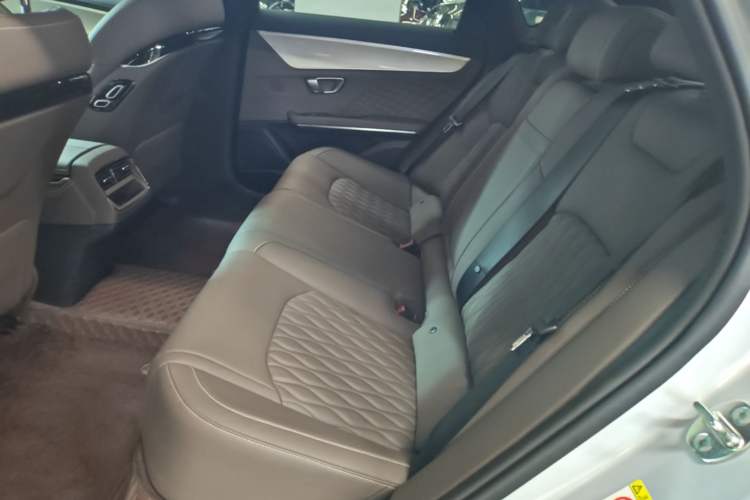 Used BYD Han 2024 DM-i Glory Edition 121KM Elite Model Left Rear Seat