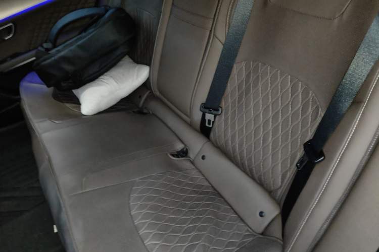 Used BYD Han 2024 DM-i Glory Edition 121KM Elite Model Left Rear Seat