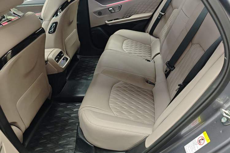 Used BYD Han 2024 DM-i Glory Edition 121KM Premium Model Left Rear Seat