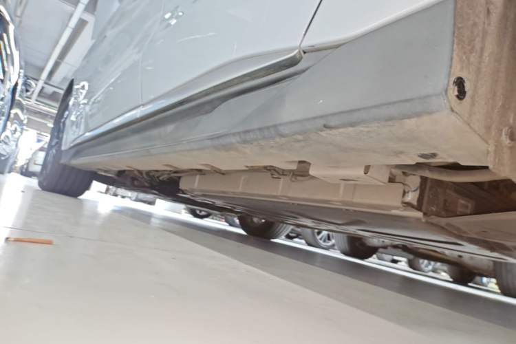 Used BYD Han 2024 DM-i Glory Edition 121KM Elite Model Left Side Sill