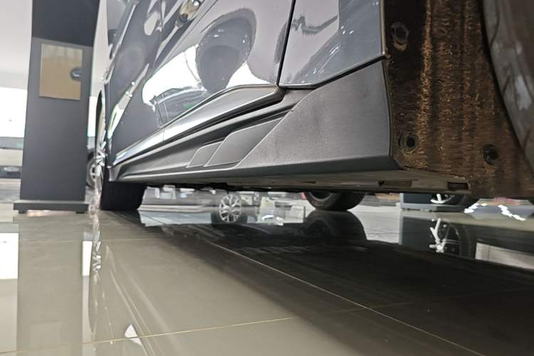 Used BYD Han 2024 DM-i Glory Edition 121KM Premium Model Left Side Sill
