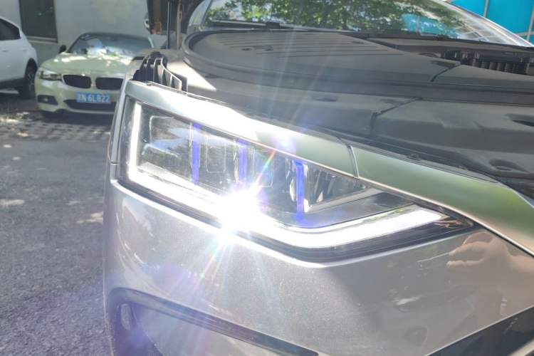 Used BYD Han 2024 DM-i Glory Edition 121KM Prestige Model Right Front Headlight