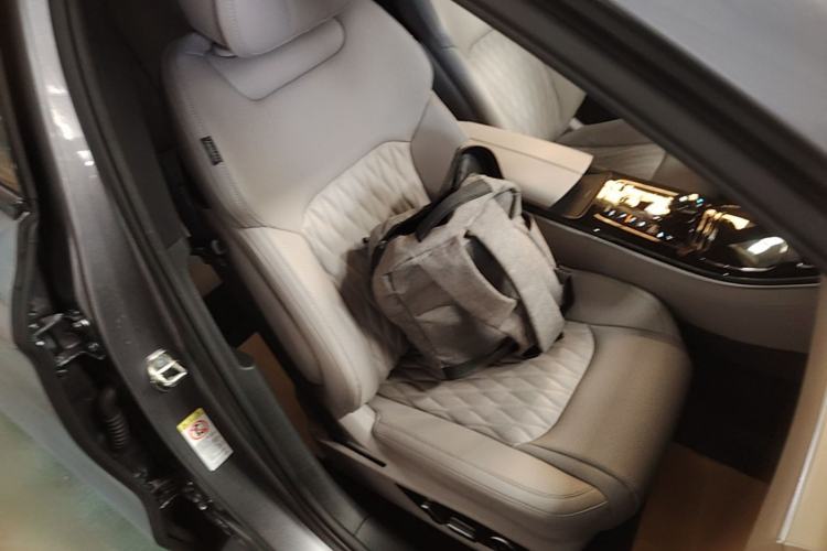 Used BYD Han 2024 DM-i Glory Edition 121KM Prestige Model Right Front Seat
