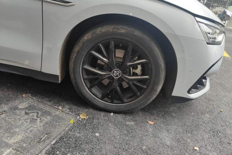 Used BYD Han 2024 DM-i Glory Edition 121KM Prestige Model Right Front Wheel Hub