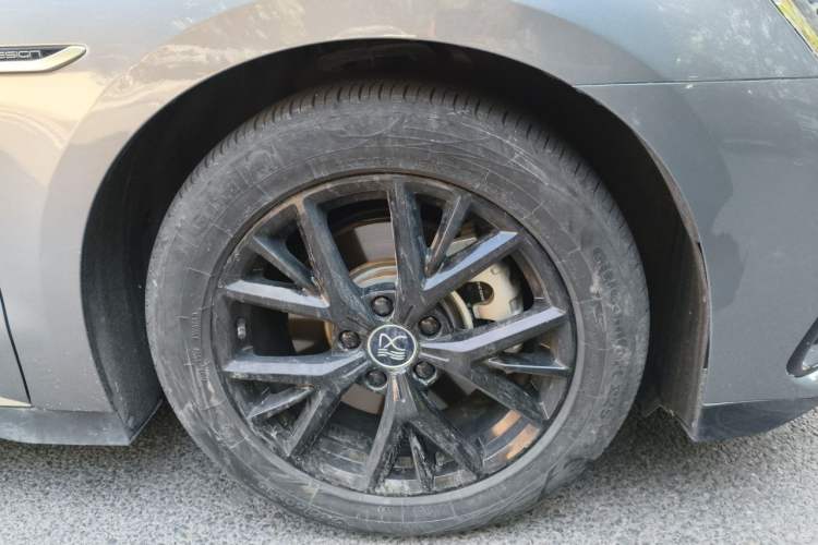 Used BYD Han 2024 DM-i Glory Edition 121KM Elite Model Right Front Wheel Hub