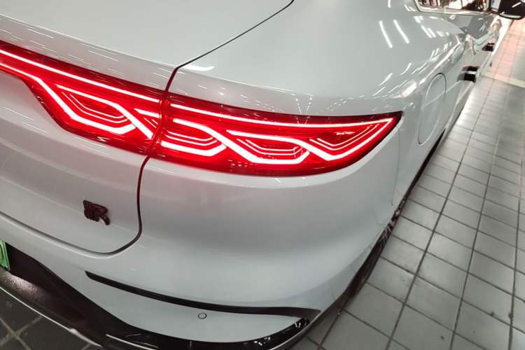Used BYD Han 2024 DM-i Glory Edition 121KM Prestige Model Right Rear Taillight