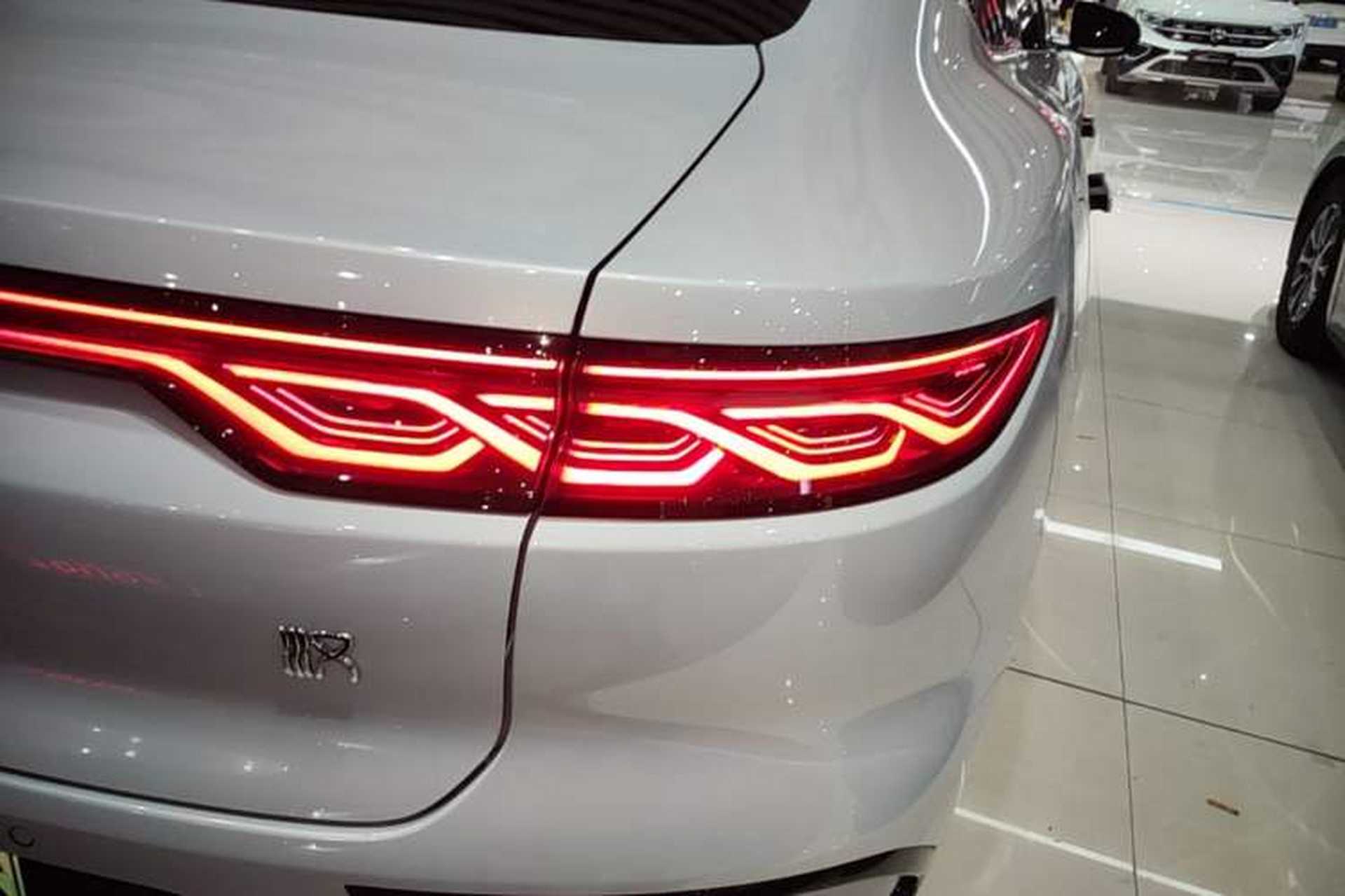 Used BYD Han 2024 DM-i Glory Edition 121KM Prestige Model Right Rear Taillight