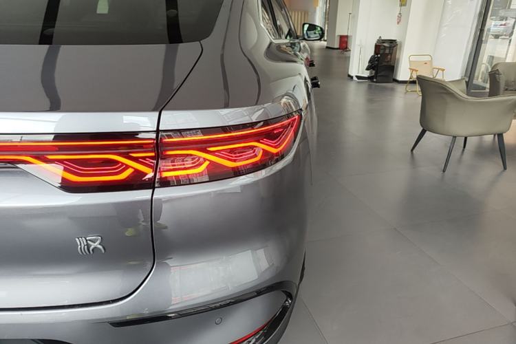Used BYD Han 2024 DM-i Glory Edition 200KM Flagship Model Right Rear Taillight
