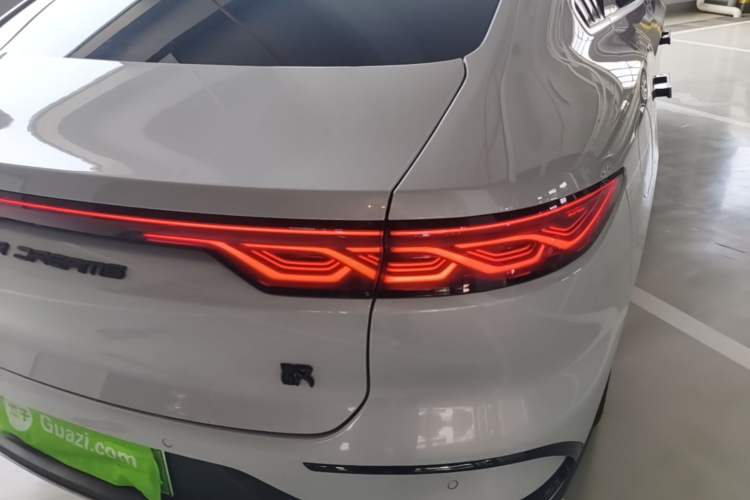 Used BYD Han 2024 DM-i Glory Edition 121KM Prestige Model Right Rear Taillight