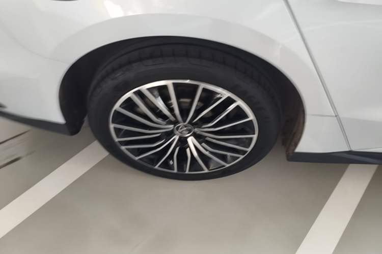 Used BYD Han 2024 DM-i Glory Edition 121KM Prestige Model Right Rear Wheel Hub